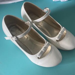 Girls size 1 dress shoes